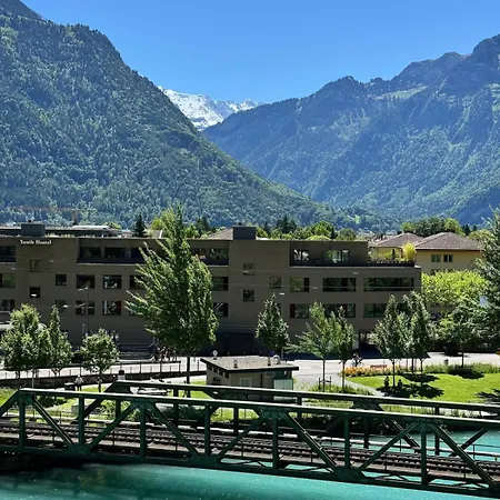 River 3 -kissed Retreat With Iconic Jungfraujoch View 아파트